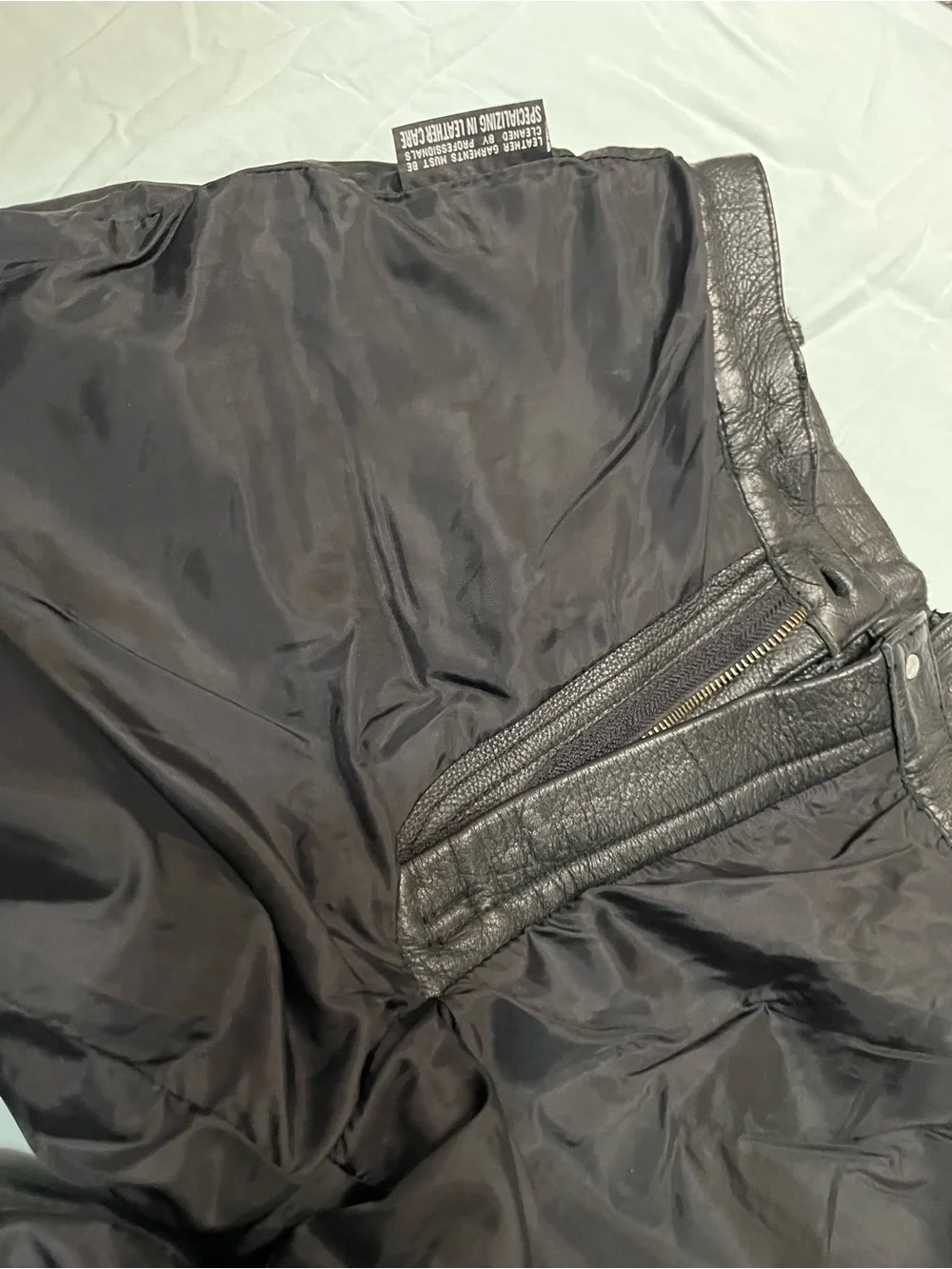 90s Wilson’s Men's Black Leather pants - Classic Five-Pocket Sz 32 biker